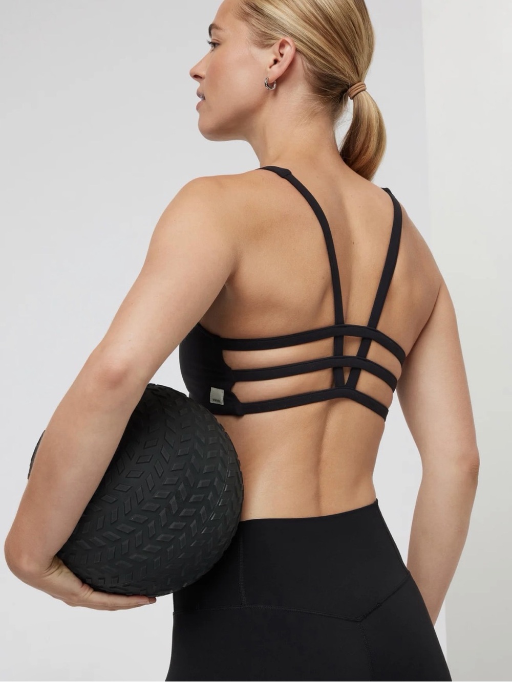 Barry’s x Vuori Yosemite bra